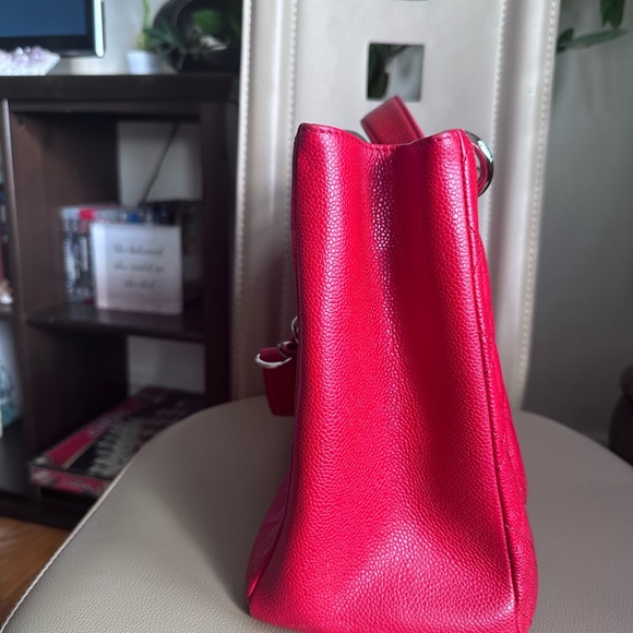 Chanel red caviar GST with silver hardware - Picture 3 of 16